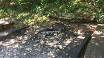 Barbecue de l'étang de Mogeren Barbecue de l'étang de Mogeren