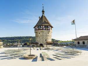 Cimetière de Munot Vue de la tour avec le Munotgläggli depuis le Munotzinne.