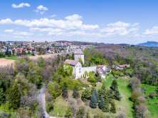 Vue d'en haut sur le château de Herblingen et le village de Stetten derrière.